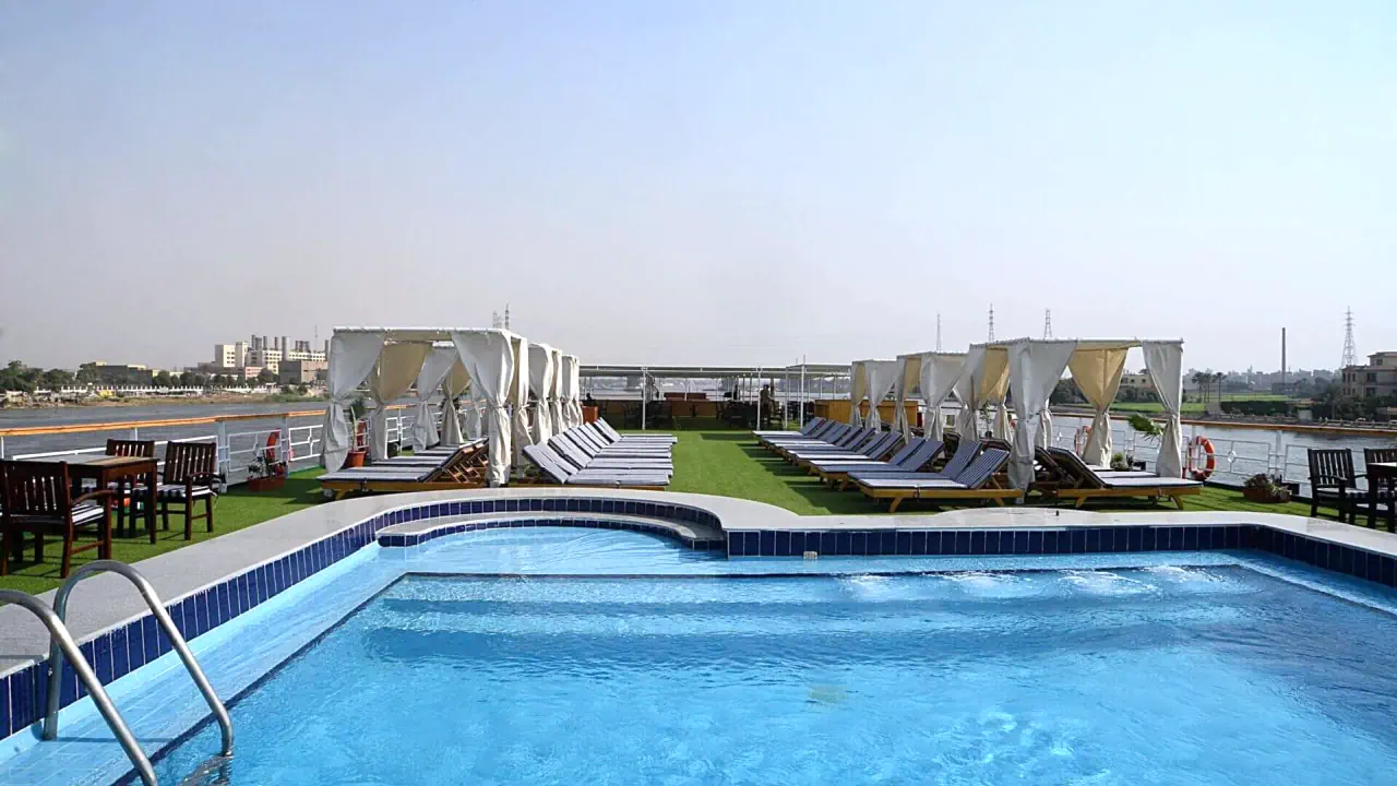 رحلة الباخرة بلو شادو II